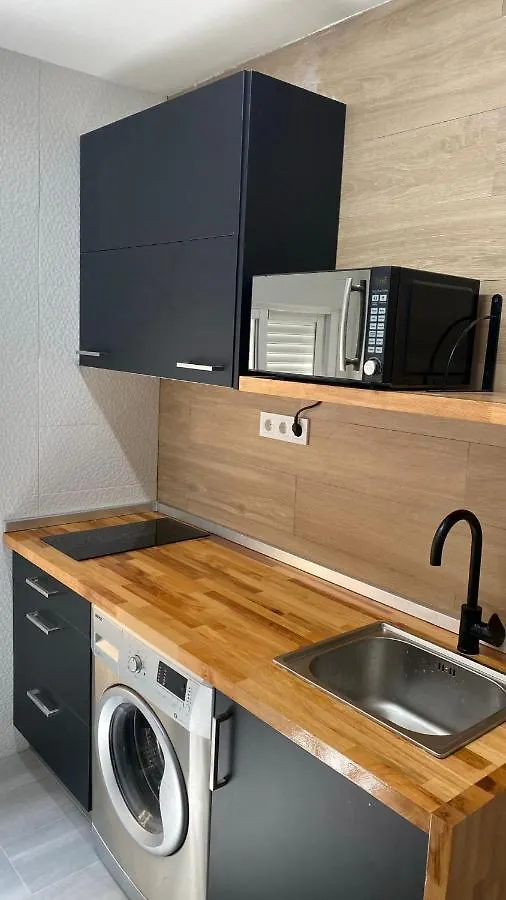 말라가 Fantastico Bajo Con Patio Junto A La Playa 아파트 0*,