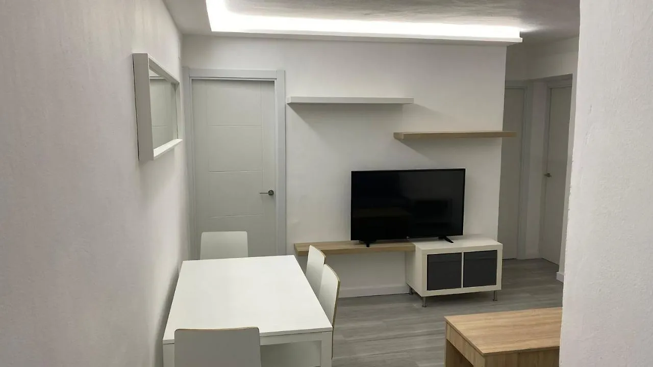 Fantastico Bajo Con Patio Junto A La Playa Appartement Málaga